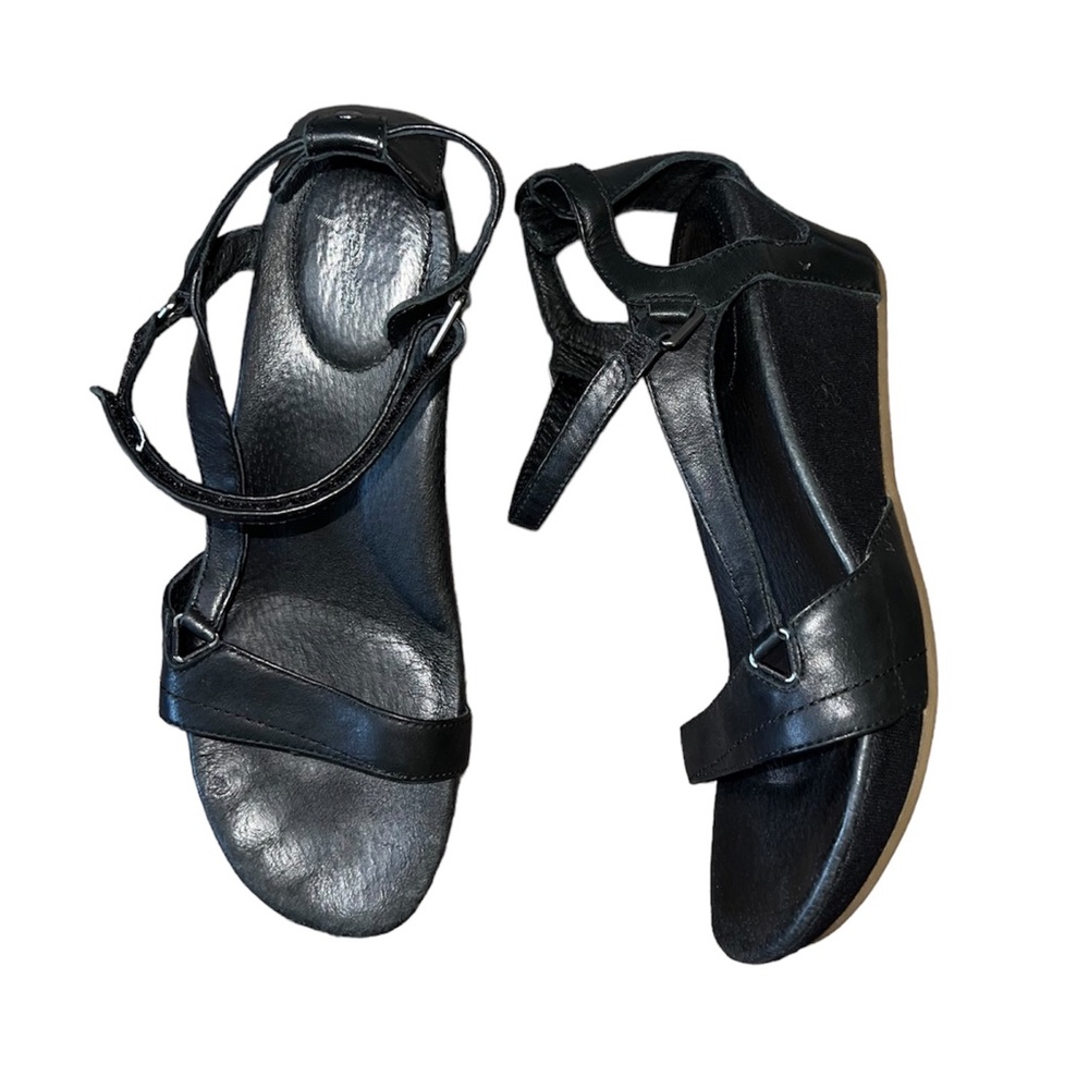 Teva Open Toe Capri black Wedges size 9
